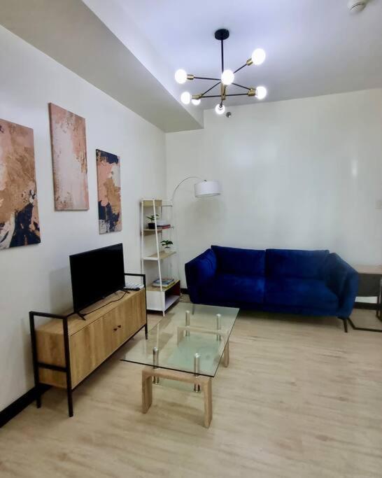 Spacious 2br San Lorenzo Place 4km Airport Apartment