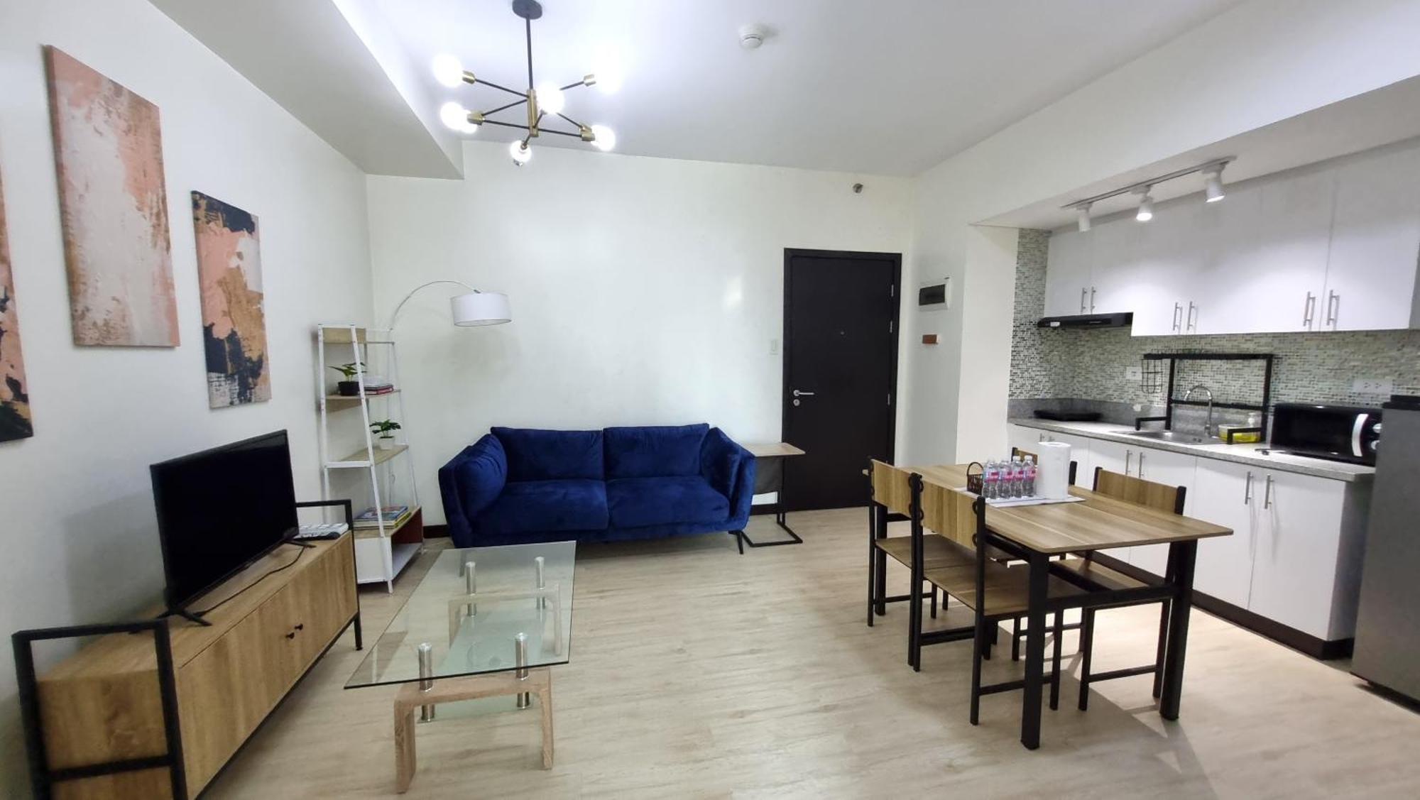 Spacious 2br San Lorenzo Place 4km Airport