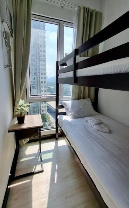 Spacious 2br San Lorenzo Place 4km Airport