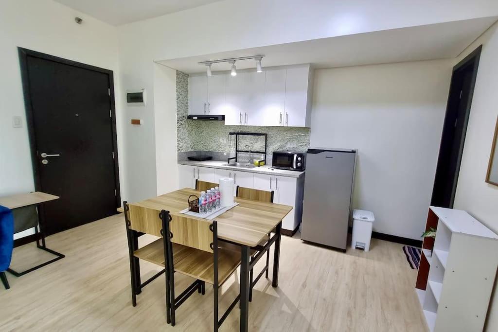Spacious 2br San Lorenzo Place 4km Airport *