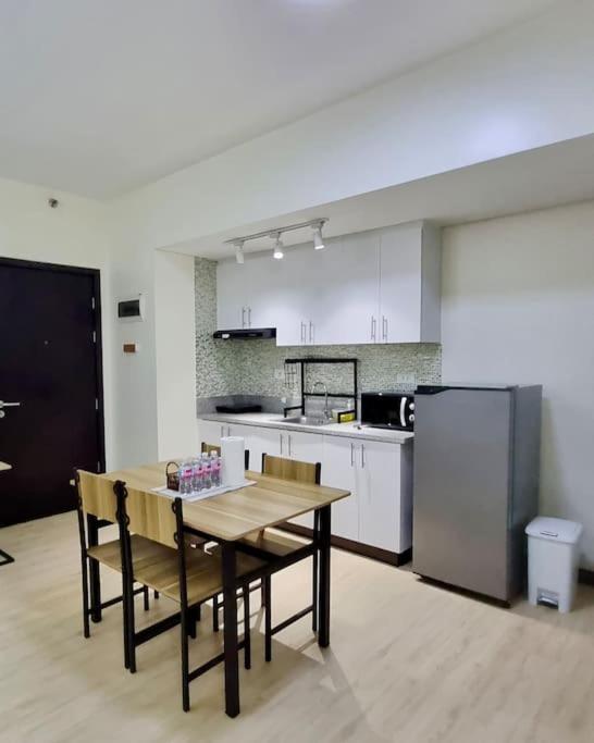 Spacious 2br San Lorenzo Place 4km Airport Manila